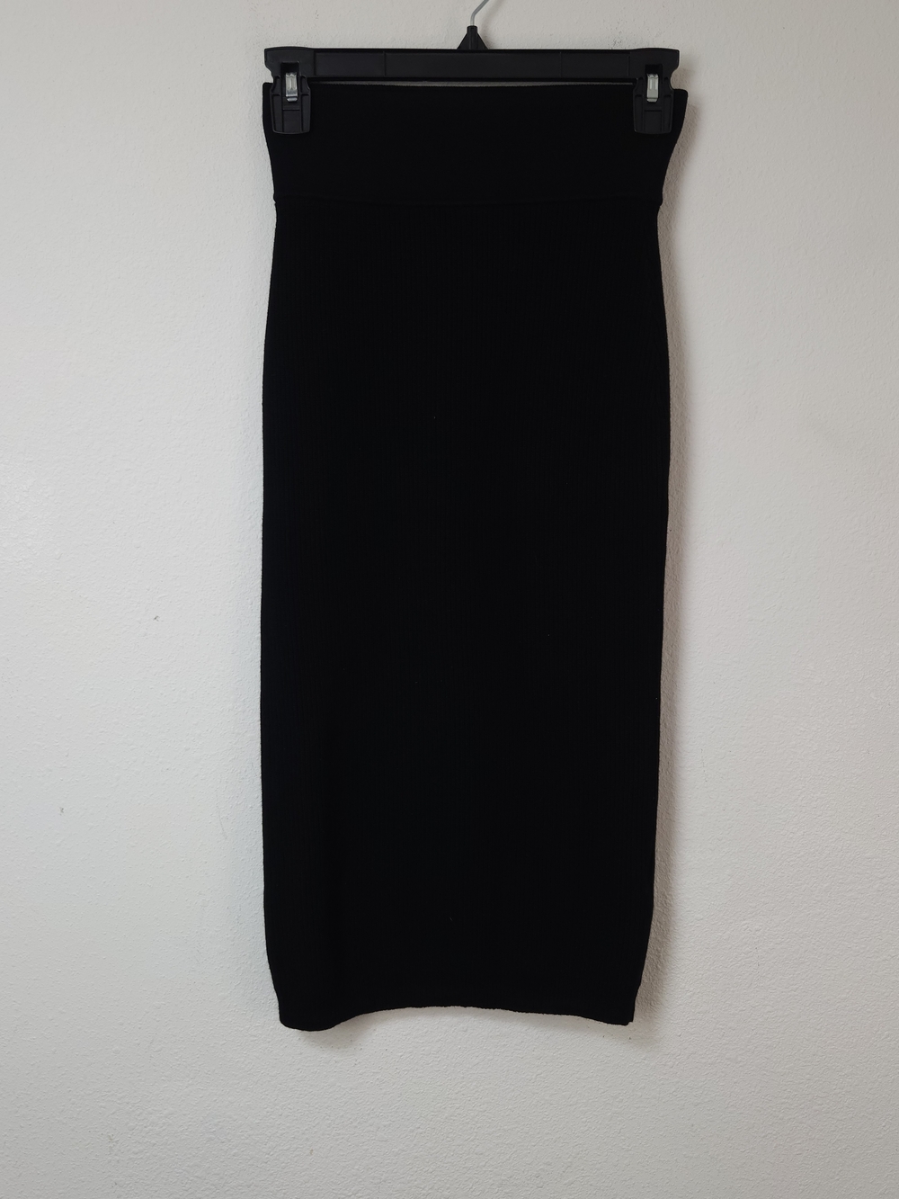 Wilfred Aritzia Classic Black Ribbed Knit Midi Skirt Size Small